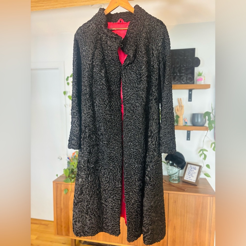 VTG 1960 Black Astrakhan Lamb Fur Coat | Made in Quebec by Fernand Émond - Picture 4 of 15